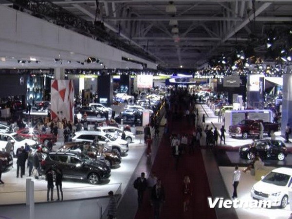 Hàng chục mẫu xe lần đầu ra mắt tại triển lãm ôtô quốc tế Moskva